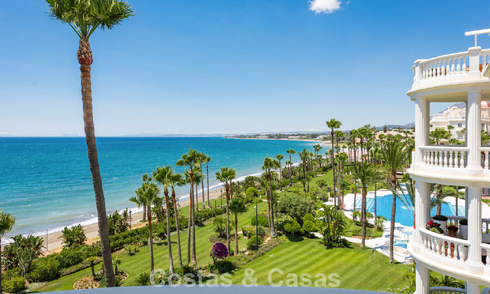 Sofisticado apartamento reformado en venta en Las Dunas Park, un exclusivo resort de playa entre Marbella y Estepona 774382