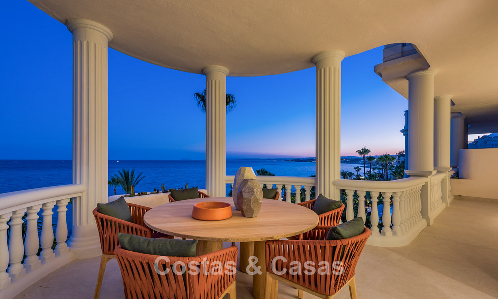 Sofisticado apartamento reformado en venta en Las Dunas Park, un exclusivo resort de playa entre Marbella y Estepona 774394