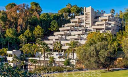 Lujoso apartamento en venta con vistas panorámicas al mar despejadas en Nueva Andalucía, Marbella 68086