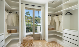 Villa de lujo lista para entrar a vivir con diseño mediterráneo contemporáneo en venta en una prestigiosa zona de golf en Nueva Andalucía, Marbella 68392 