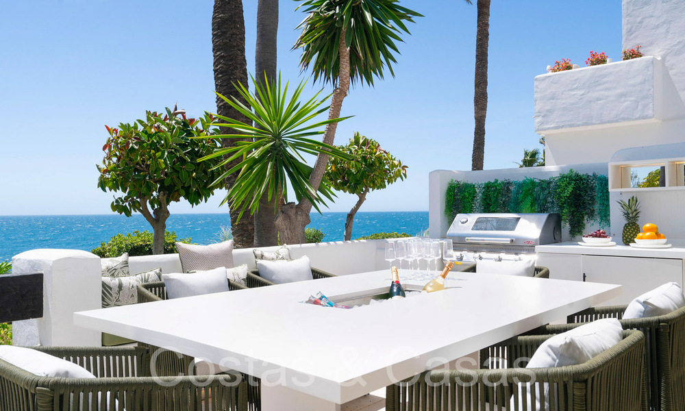 Apartamento boutique frente al mar en venta en Puente Romano, en la Milla de Oro de Marbella 68049