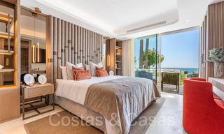 Apartamento boutique frente al mar en venta en Puente Romano, en la Milla de Oro de Marbella 68060 