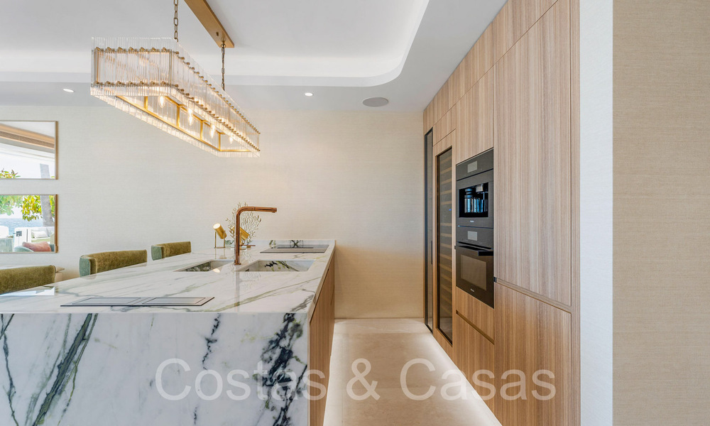Apartamento boutique frente al mar en venta en Puente Romano, en la Milla de Oro de Marbella 68068