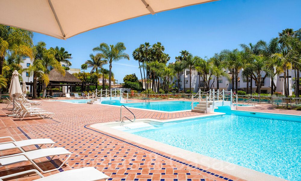 Apartamento boutique frente al mar en venta en Puente Romano, en la Milla de Oro de Marbella 68078