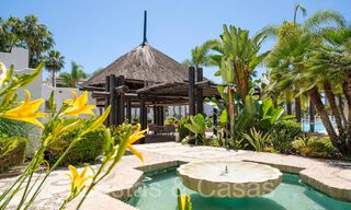 Apartamento boutique frente al mar en venta en Puente Romano, en la Milla de Oro de Marbella 68079 