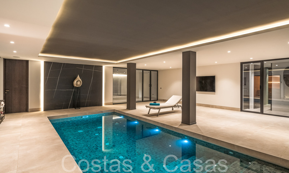 Amplia villa de lujo modernista en venta con vistas al campo de golf en Benahavis - Marbella 68127