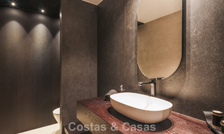 Amplia villa de lujo modernista en venta con vistas al campo de golf en Benahavis - Marbella 792510 