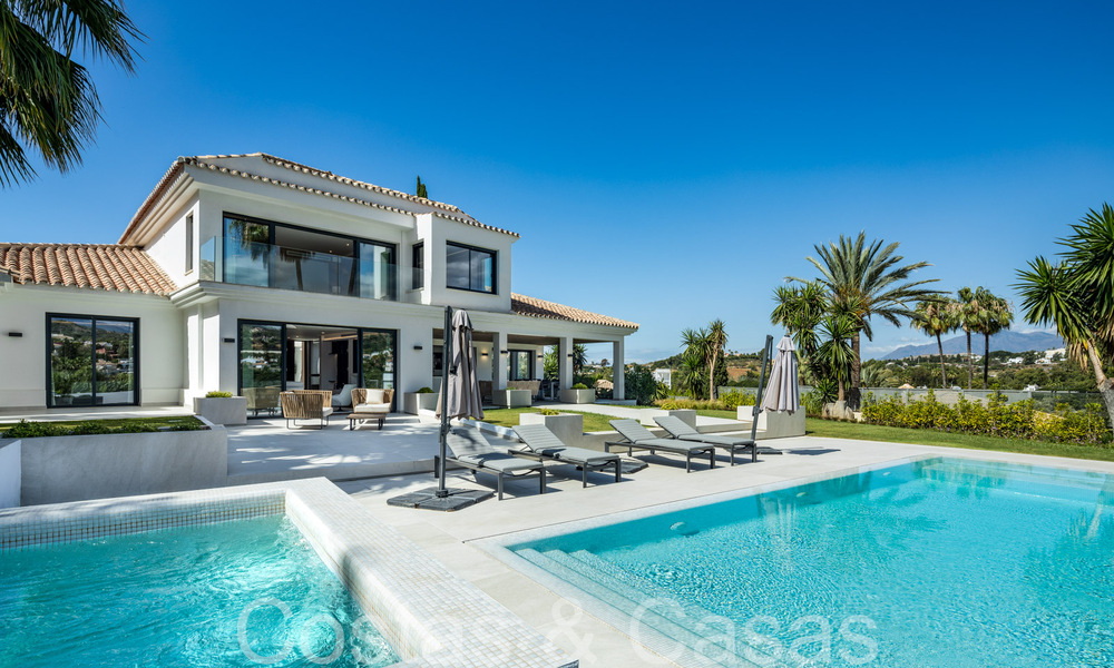 Villa de lujo contemporánea renovada en venta, primera línea de golf en Nueva Andalucía, Marbella 70518