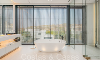 Villa moderna de lujo de una sola planta en venta directamente en el campo de golf en Benahavis - Marbella 68458 