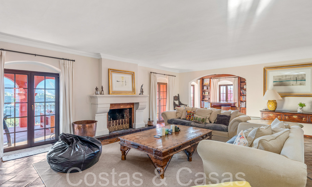 Majestuosa villa andaluza de lujo en venta rodeada de naturaleza en El Madroñal, Benahavis - Marbella 68503