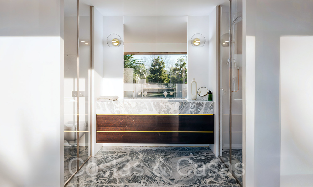 Villas modernas de nueva construcción en venta a poca distancia de una hermosa casa club de golf en la Nueva Milla de Oro, entre Marbella y Estepona 68558