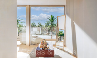 Villas modernas de nueva construcción en venta a poca distancia de una hermosa casa club de golf en la Nueva Milla de Oro, entre Marbella y Estepona 68560 