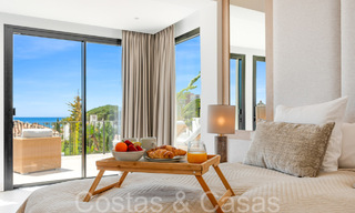 Lista para entrar a vivir, elegante villa de lujo mediterránea en venta, cerca de la playa al este del centro de Marbella 68633 