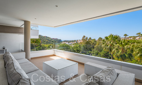 Listo para entrar a vivir, moderno apartamento en venta con vistas panorámicas en el exclusivo Benahavis - Marbella 68531