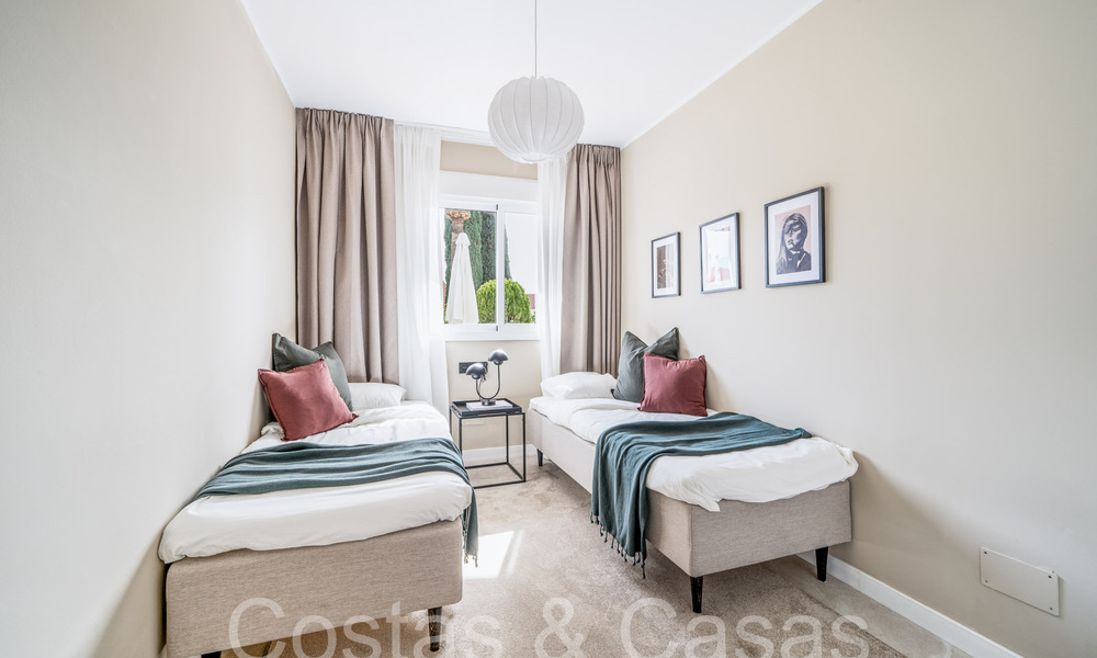 Lujoso apartamento de 4 dormitorios en venta en una urbanización cerrada en Nueva Andalucía, Marbella 68729