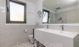 Apartamento de diseño moderno, listo para entrar a vivir, en venta cerca del campo de golf en el triángulo dorado de Marbella - Benahavis - Estepona 68786 