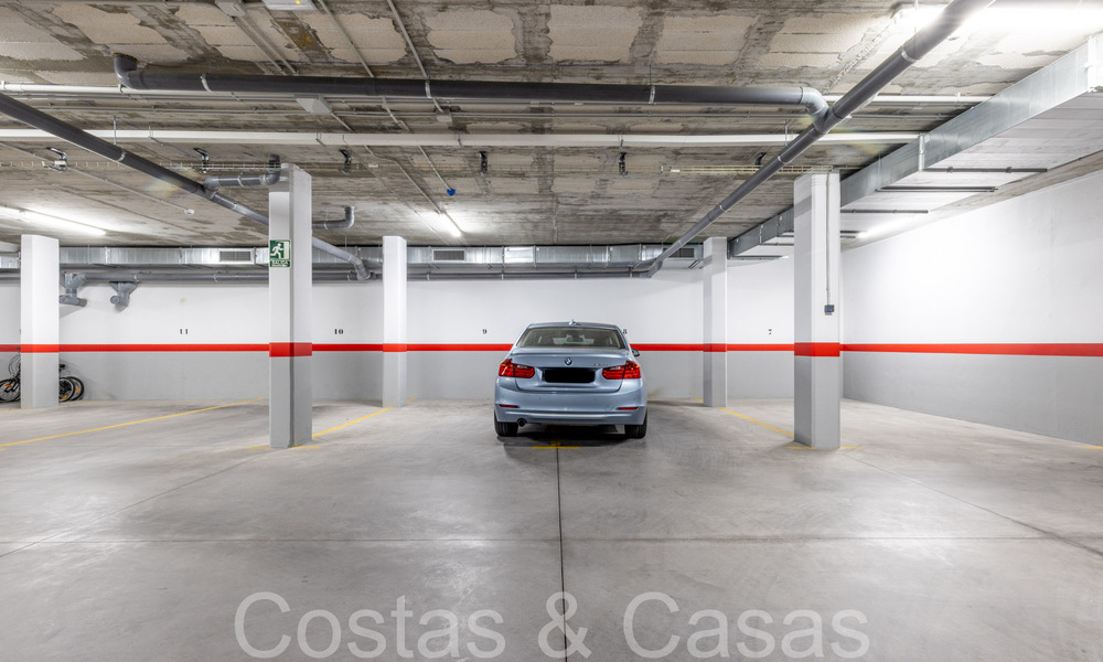 Apartamento de diseño moderno, listo para entrar a vivir, en venta cerca del campo de golf en el triángulo dorado de Marbella - Benahavis - Estepona 68802