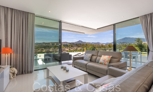 Apartamento de diseño moderno, listo para entrar a vivir, en venta cerca del campo de golf en el triángulo dorado de Marbella - Benahavis - Estepona 68808