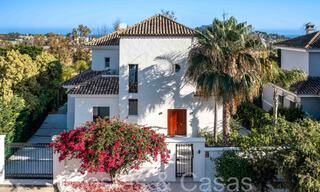 Hermosa villa renovada en estilo mediterráneo contemporáneo en venta, junto al campo de golf en Benahavis - Marbella 69127 