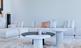 Hermosa villa renovada en estilo mediterráneo contemporáneo en venta, junto al campo de golf en Benahavis - Marbella 69151 