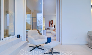 Hermosa villa renovada en estilo mediterráneo contemporáneo en venta, junto al campo de golf en Benahavis - Marbella 69153 