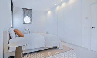 Hermosa villa renovada en estilo mediterráneo contemporáneo en venta, junto al campo de golf en Benahavis - Marbella 69158 