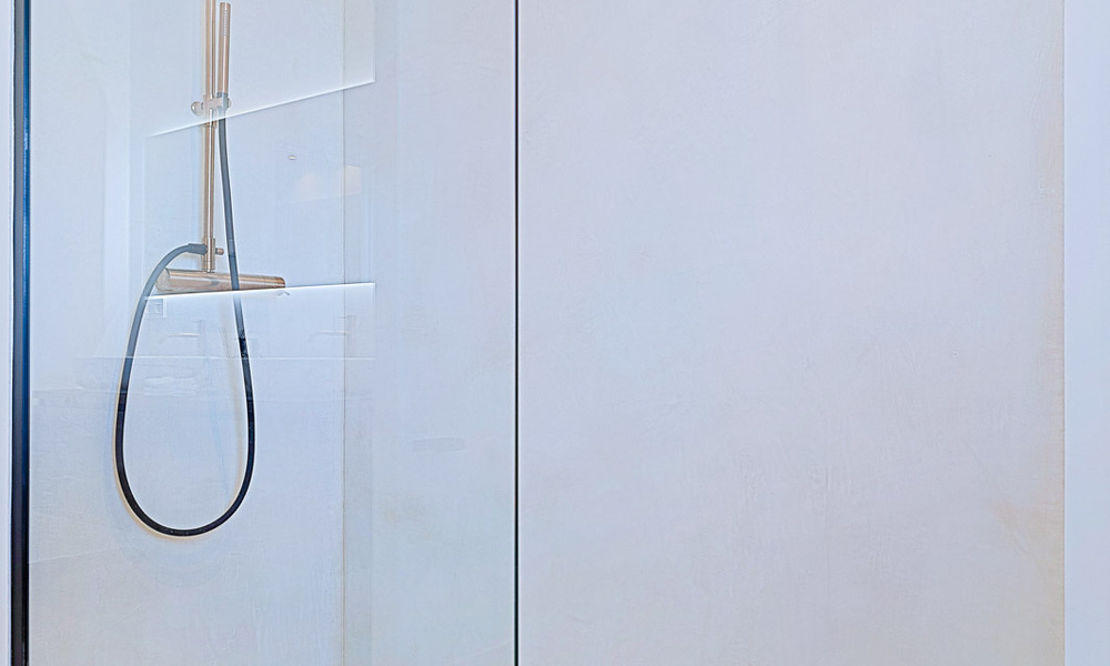 Hermosa villa renovada en estilo mediterráneo contemporáneo en venta, junto al campo de golf en Benahavis - Marbella 69160