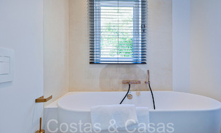 Hermosa villa renovada en estilo mediterráneo contemporáneo en venta, junto al campo de golf en Benahavis - Marbella 69181 