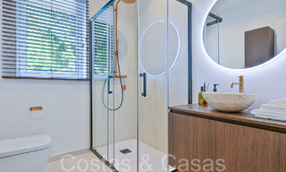 Hermosa villa renovada en estilo mediterráneo contemporáneo en venta, junto al campo de golf en Benahavis - Marbella 69183 