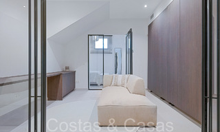 Hermosa villa renovada en estilo mediterráneo contemporáneo en venta, junto al campo de golf en Benahavis - Marbella 69193 