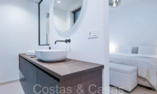 Hermosa villa renovada en estilo mediterráneo contemporáneo en venta, junto al campo de golf en Benahavis - Marbella 69197 