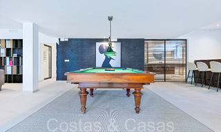 Hermosa villa renovada en estilo mediterráneo contemporáneo en venta, junto al campo de golf en Benahavis - Marbella 69202 