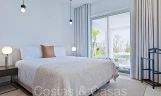 Hermosa villa renovada en estilo mediterráneo contemporáneo en venta, junto al campo de golf en Benahavis - Marbella 69209 