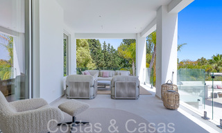 Hermosa villa renovada en estilo mediterráneo contemporáneo en venta, junto al campo de golf en Benahavis - Marbella 69212 