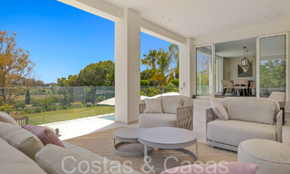 Hermosa villa renovada en estilo mediterráneo contemporáneo en venta, junto al campo de golf en Benahavis - Marbella 69215 