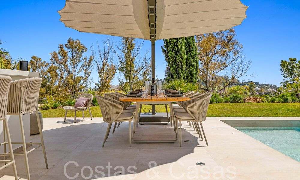 Hermosa villa renovada en estilo mediterráneo contemporáneo en venta, junto al campo de golf en Benahavis - Marbella 69216