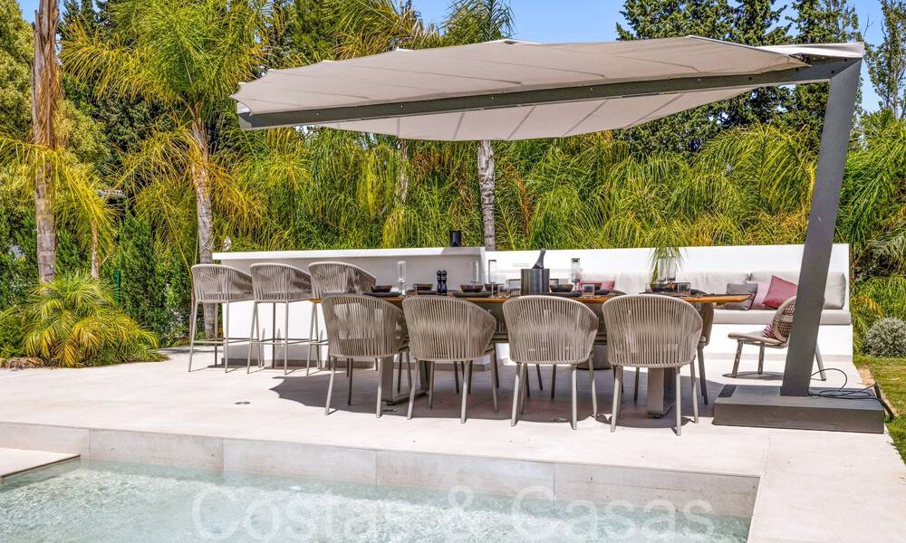 Hermosa villa renovada en estilo mediterráneo contemporáneo en venta, junto al campo de golf en Benahavis - Marbella 69222