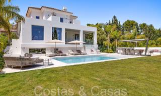 Hermosa villa renovada en estilo mediterráneo contemporáneo en venta, junto al campo de golf en Benahavis - Marbella 69223 