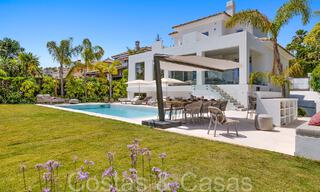 Hermosa villa renovada en estilo mediterráneo contemporáneo en venta, junto al campo de golf en Benahavis - Marbella 69225 