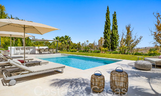 Hermosa villa renovada en estilo mediterráneo contemporáneo en venta, junto al campo de golf en Benahavis - Marbella 69226 