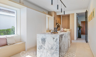 Hermosa villa renovada en estilo mediterráneo contemporáneo en venta, junto al campo de golf en Benahavis - Marbella 69235 