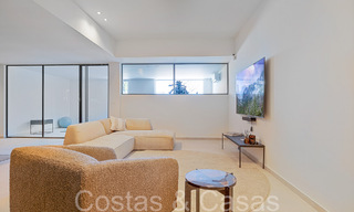 Hermosa villa renovada en estilo mediterráneo contemporáneo en venta, junto al campo de golf en Benahavis - Marbella 69238 