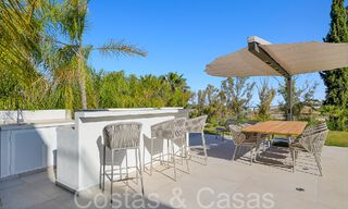 Hermosa villa renovada en estilo mediterráneo contemporáneo en venta, junto al campo de golf en Benahavis - Marbella 69249 