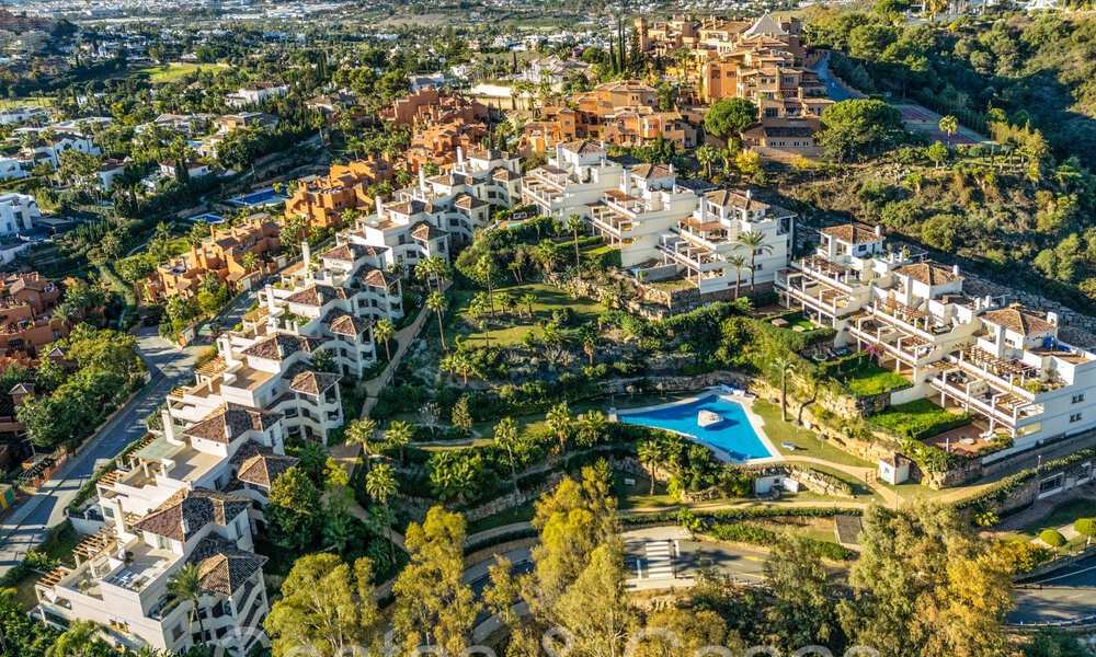 Ático dúplex de primera calidad con vistas panorámicas al mar y piscina privada en venta en Nueva Andalucía, Marbella 69449