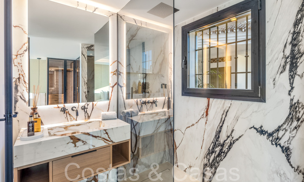 Ático dúplex de primera calidad con vistas panorámicas al mar y piscina privada en venta en Nueva Andalucía, Marbella 69462