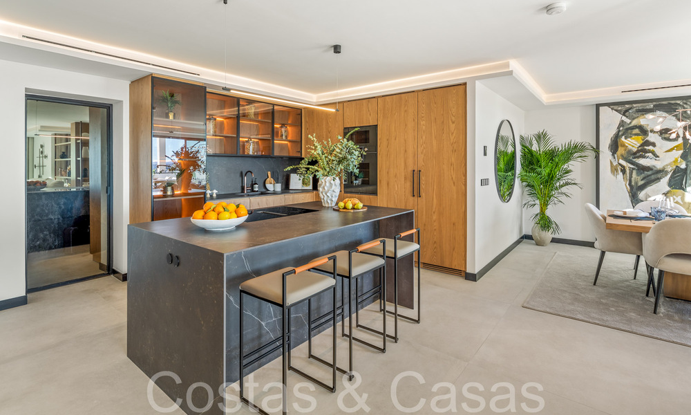 Ático dúplex de primera calidad con vistas panorámicas al mar y piscina privada en venta en Nueva Andalucía, Marbella 69466