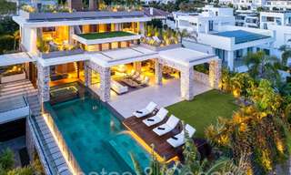 Obra maestra arquitectónica en venta, a poca distancia de Puerto Banús y la playa en Nueva Andalucía, Marbella 69420 