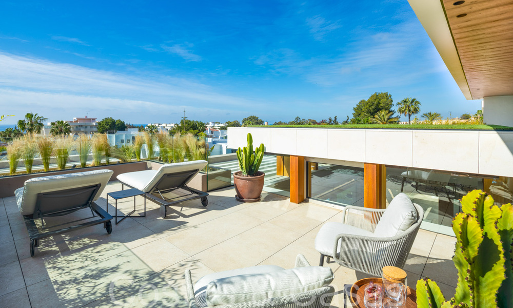 Obra maestra arquitectónica en venta, a poca distancia de Puerto Banús y la playa en Nueva Andalucía, Marbella 69425