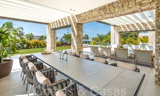 Obra maestra arquitectónica en venta, a poca distancia de Puerto Banús y la playa en Nueva Andalucía, Marbella 69428 