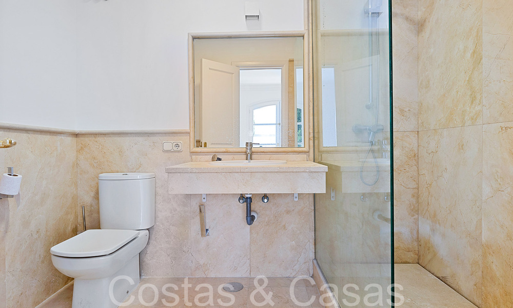 Encantadora casa adosada en venta en una urbanización cerrada en las colinas de Marbella - Benahavis 69485